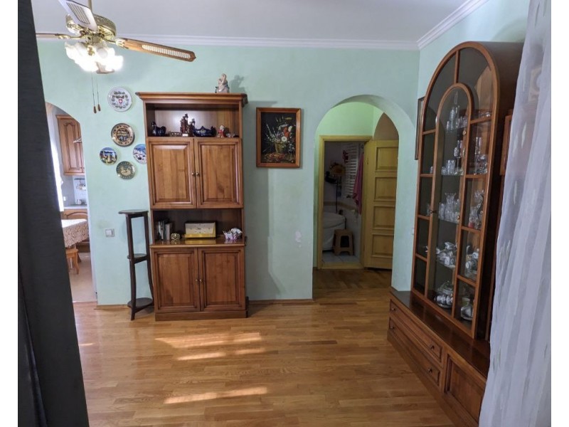 Продам 3-к полнометражную квартиру , Вознесеновский район, в хорошем добротном доме